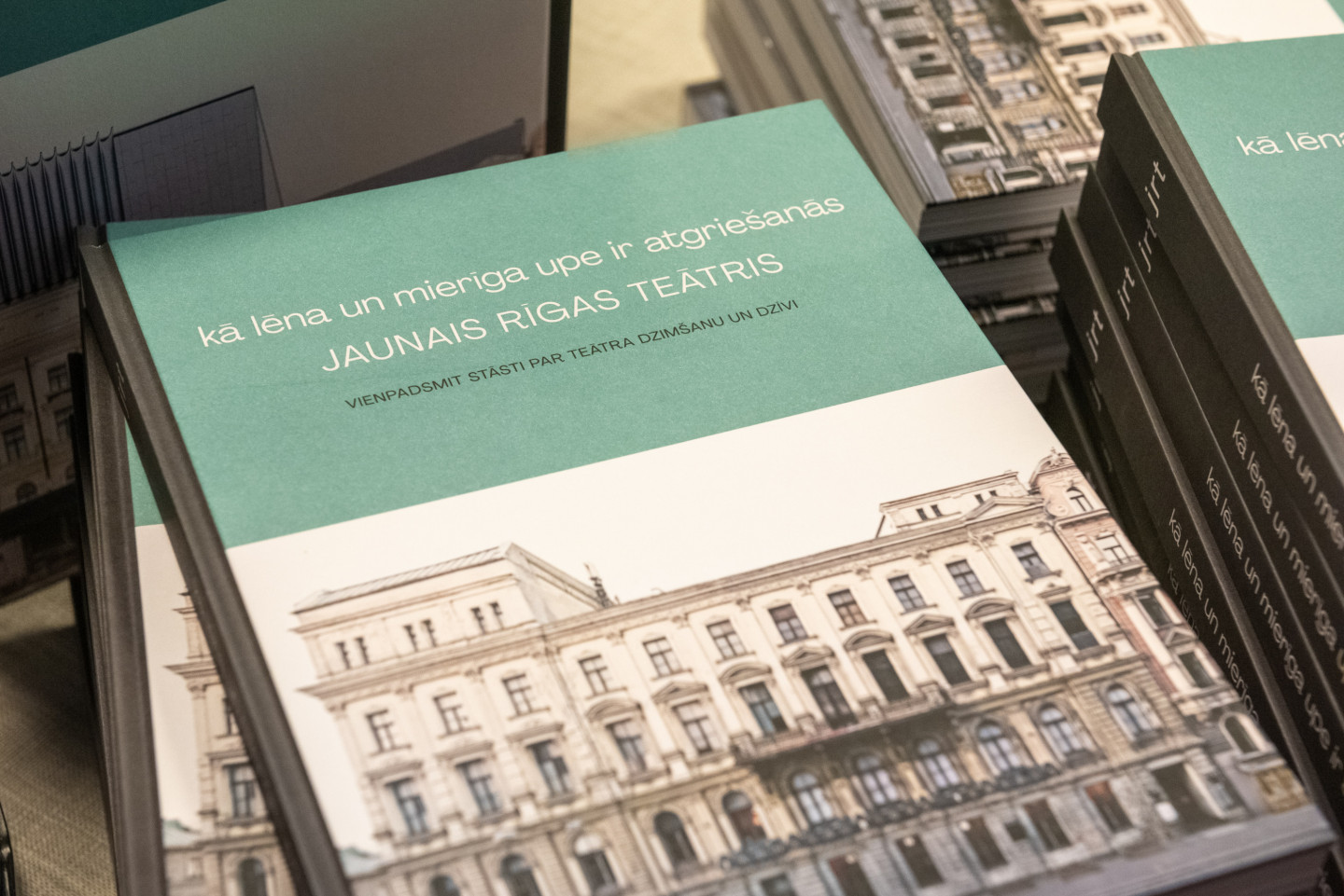 kā lēna un mierīga upe ir atgriešanās. Jaunais Rīgas teātris