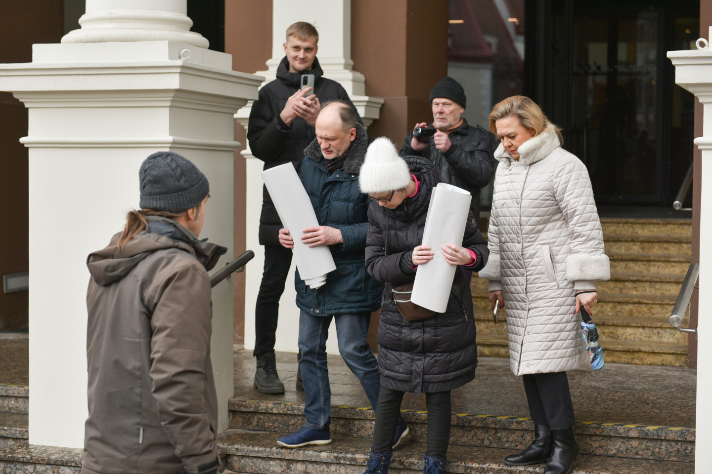 Rīgas Rātslaukumā notiek Latvijas Krievu savienības politiķes Innas Djeri rīkots protesta pasākums pret Maskavas un vēl vairāku ielu pārdēvēšanu Rīgā