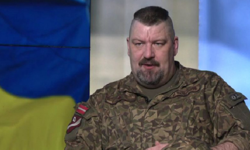 スライドはロシアの次のウクライナ攻撃についてコメントしている
