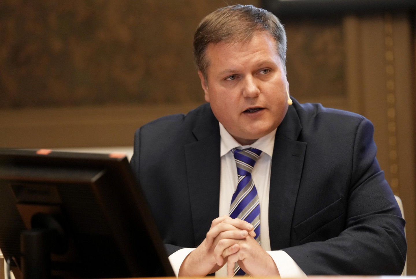 Rutkaste skaidro, kas notiktu, ja Latvija vienā dienā pārtrauktu ...