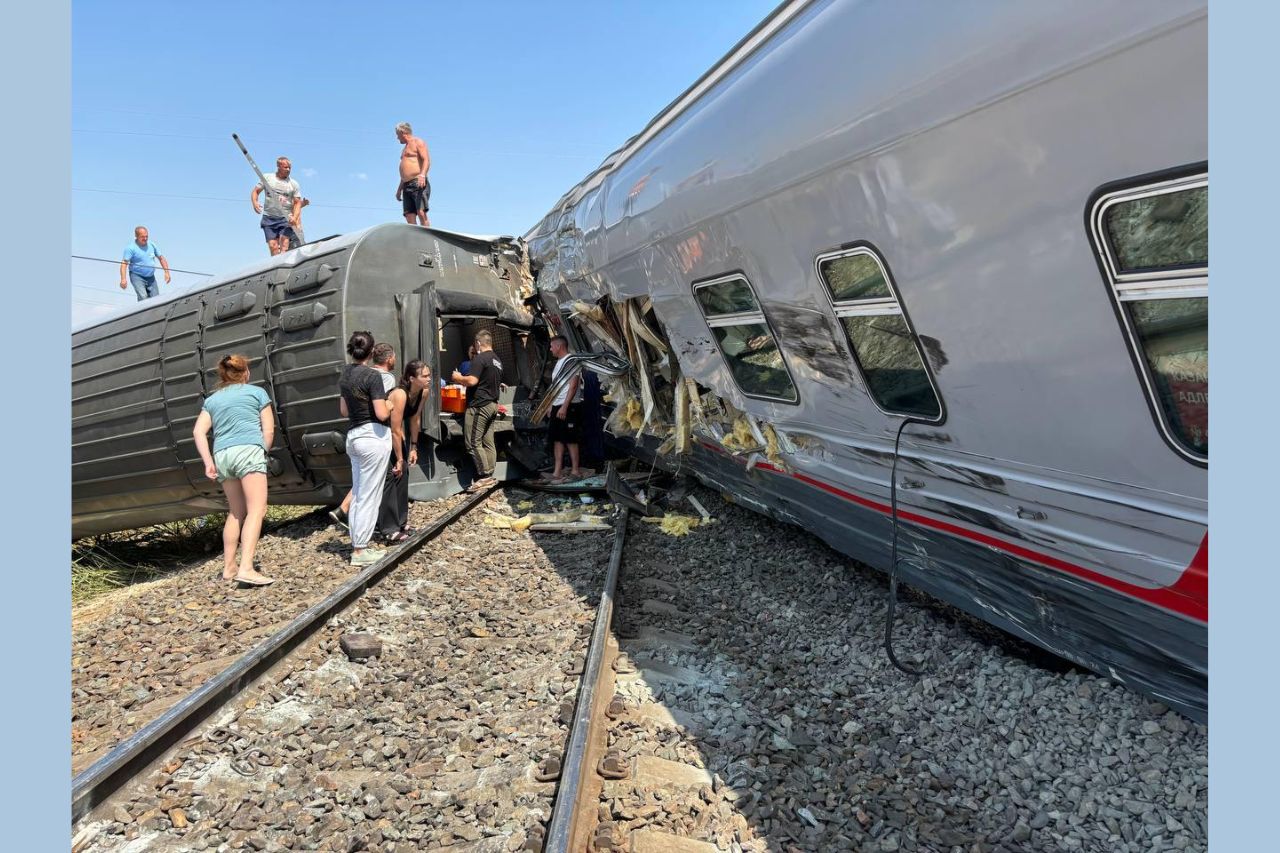 ビデオ。ボルゴグラード地方で旅客列車が脱線、負傷者は140人に