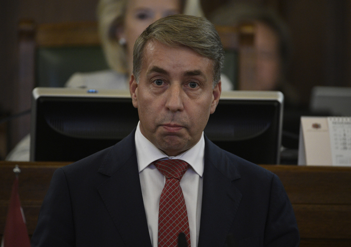 Augulis Saeimas deputātiem sniedz paskaidrojumu par saviem publiskajiem ...