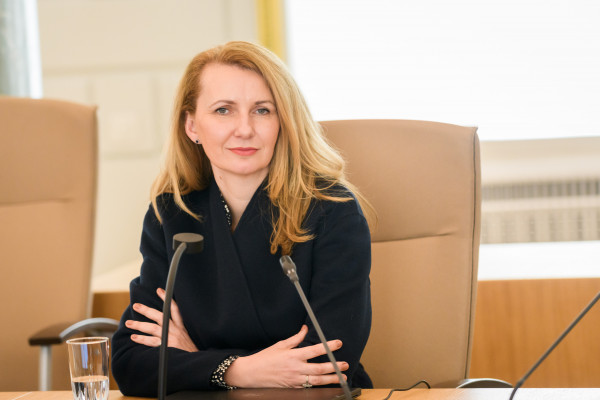 Tieslietu ministre aicina sabiedrību nebūt iecietīgiem pret uzturlīdzekļu nemaksātājiem