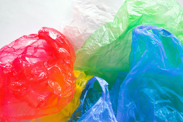 Kā samazināt mikroplastmasas daudzumu organismā? Eksperti skaidro, kas jādara