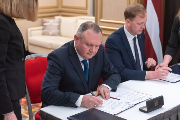 Latvija ar Ukrainu sadarbosies pat kosmosa jomā