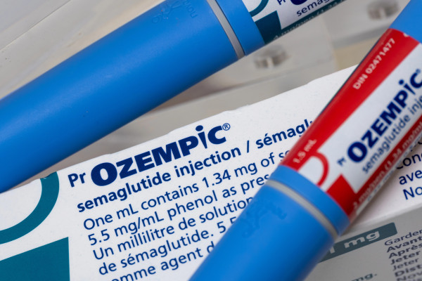 Atklāta vēl viena bīstama brīnumzāļu "Ozempic" blakusparādība