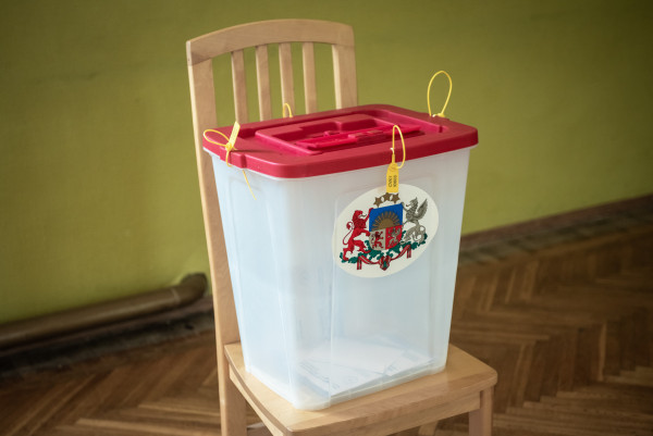 Partiju piedāvājums pašvaldību vēlēšanās visai blāvs. Dominē "ūdens liešana"