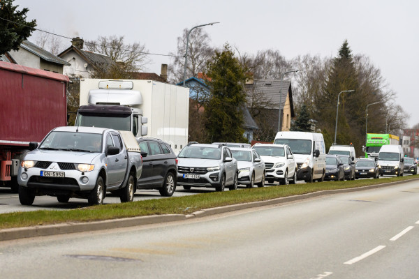 Latvijas Valsts ceļi izplata brīdinājumu autovadītājiem