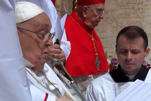 VIDEO. Romas pāvests sveic ticīgos Lieldienās