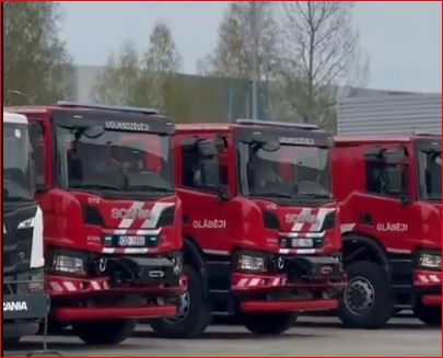 VIDEO. VUGD saņem vēl 10 jaunas ugunsdzēsības automašīnas