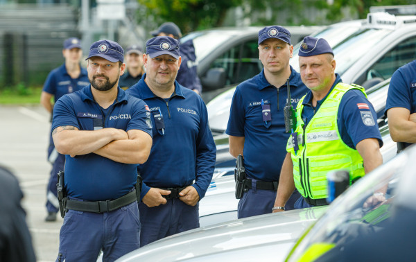 VIDEO. Brīvdienās vairāki ātrumpārkāpēji zaudējuši tiesības
