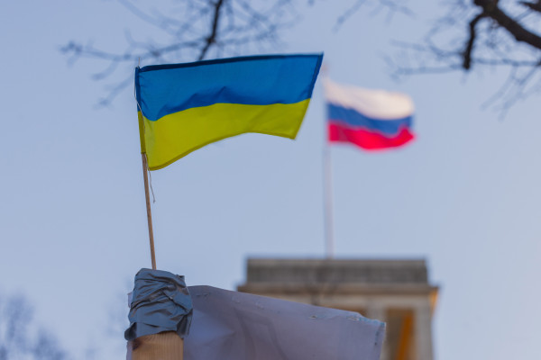 Miera sarunas Londonā. Vai paspīdēs gaisma tuneļa galā vai Tramps nodzēsīs visas lampas?