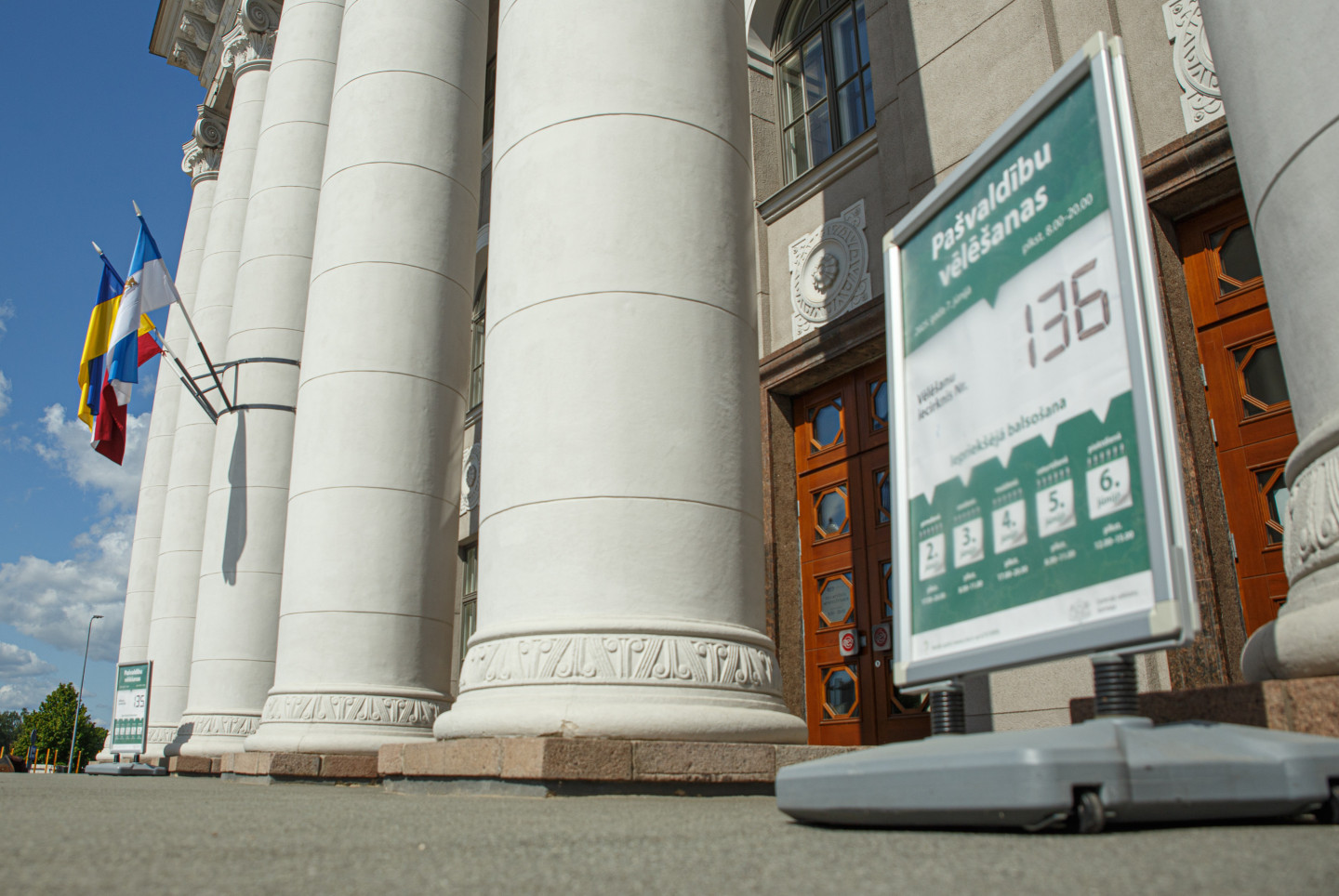 Vēlēšanu komisijas vadītāja: Tādu bardaku ar vēlēšanu norisi redzu ...