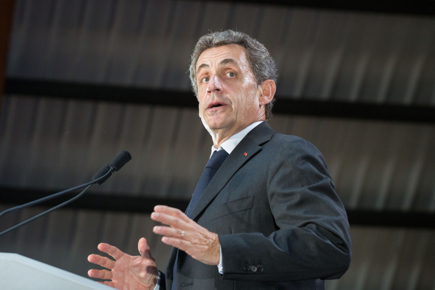 サルコジ元フランス大統領、投獄の危機に直面