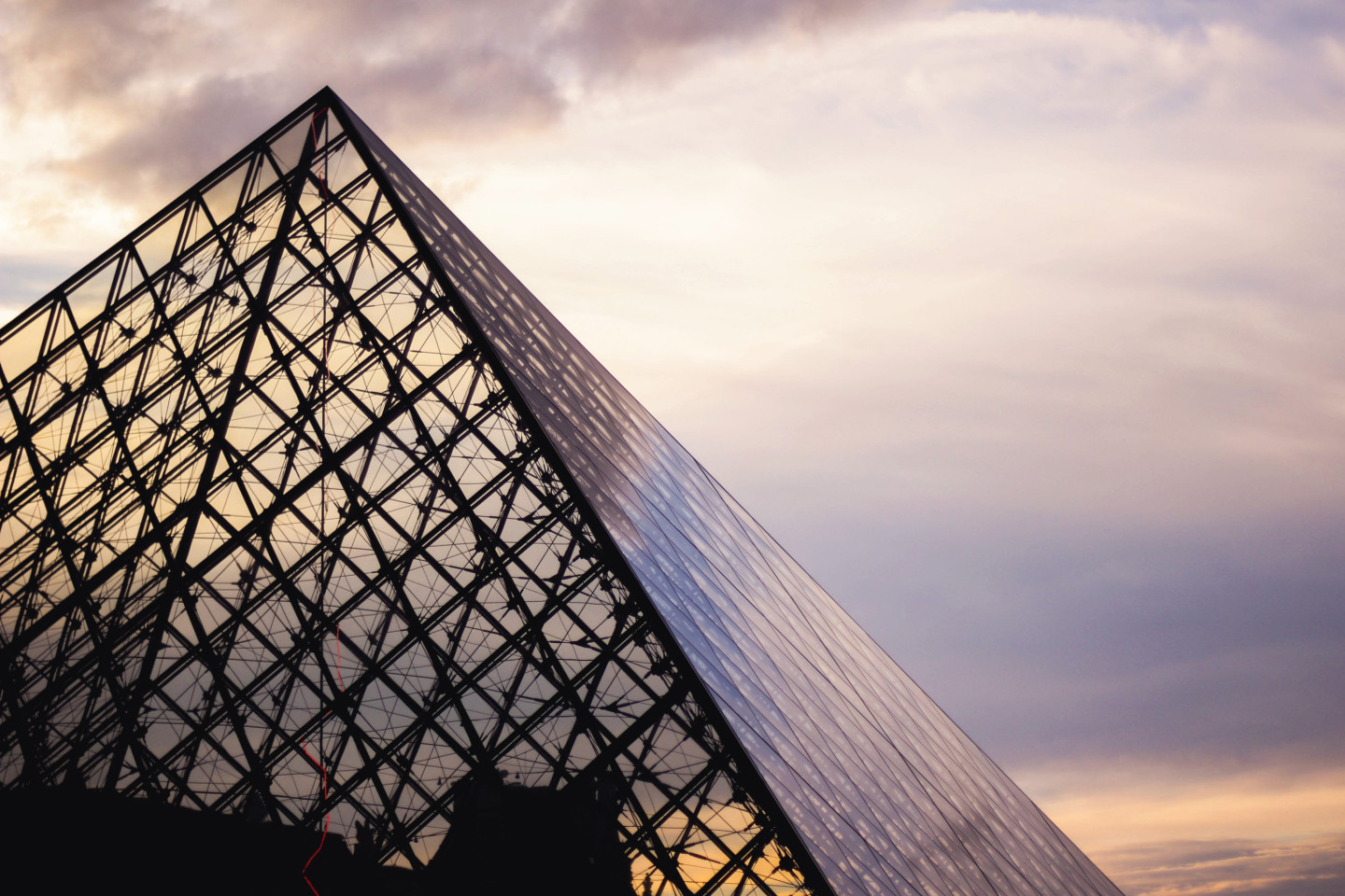 Après le braquage, le musée du Louvre a transféré certains de ses bijoux dans un coffre-fort à la Banque de France