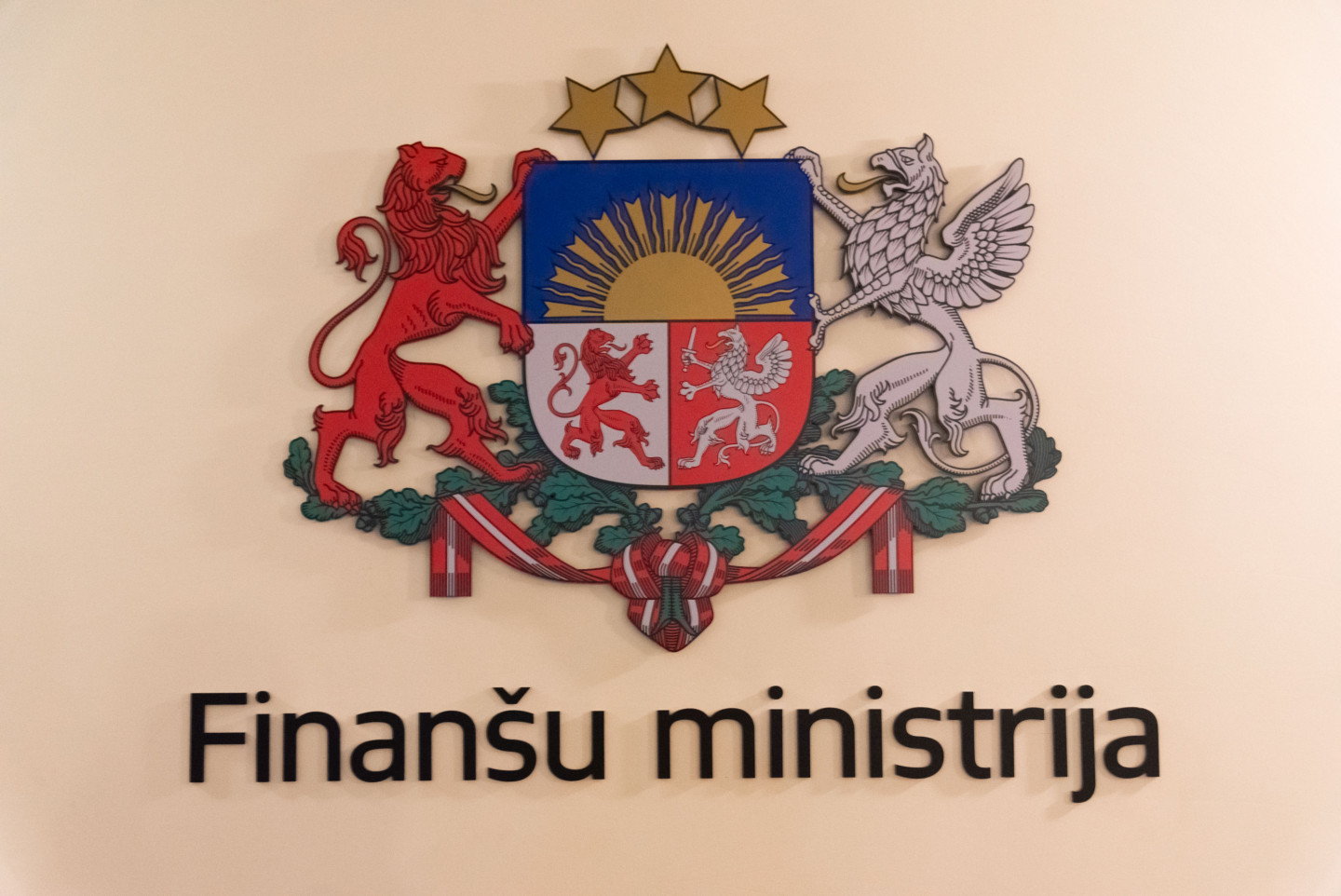Finance Ministry Plans to Limit Non-Essential State Spending Through 2026